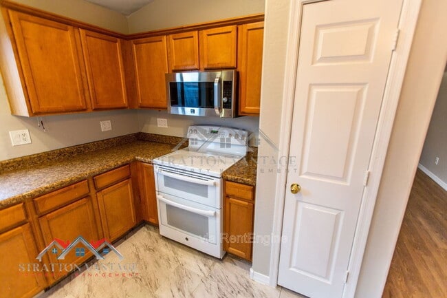 Building Photo - 6714 E Flynn Ave