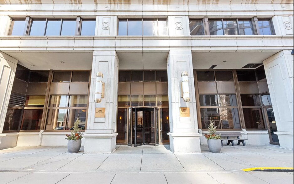 Building Photo - 233 E 13th St