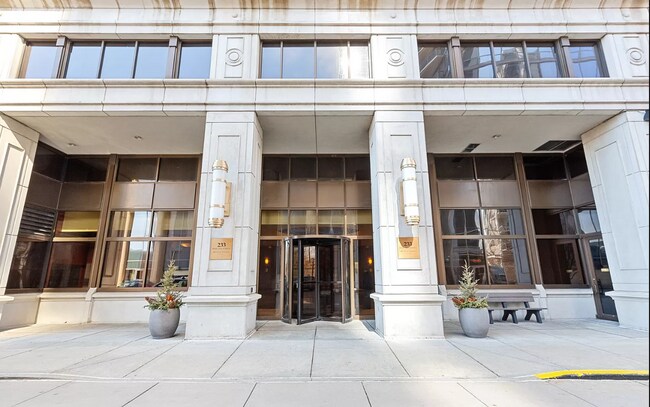 Building Photo - 233 E 13th St