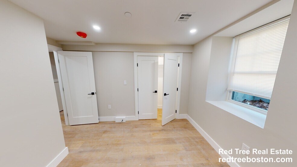 Building Photo - 93 Williston Rd