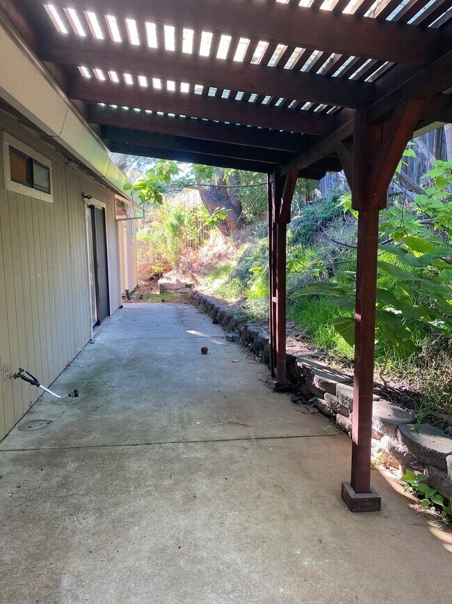 Building Photo - Cypress Hills Home