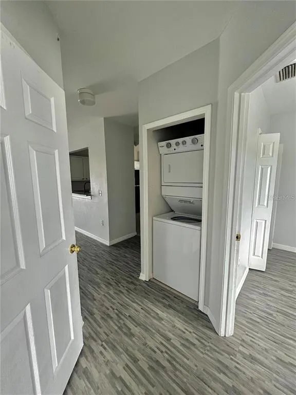 Building Photo - 6011 Skydale Way