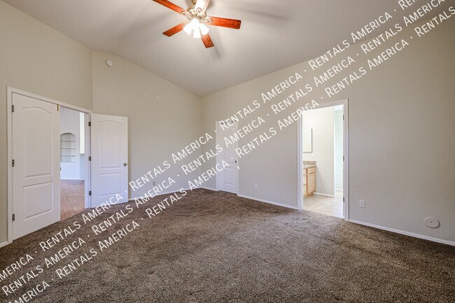 Building Photo - 658 S 110th Pl