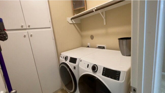 Building Photo - 12643 Jamestown Crossing Ln