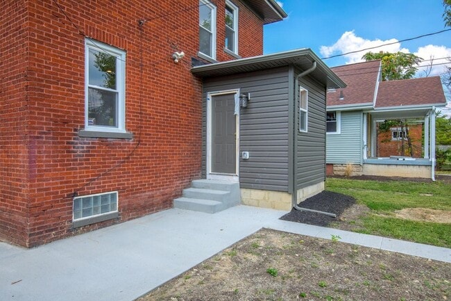 Building Photo - 778 S 17th St