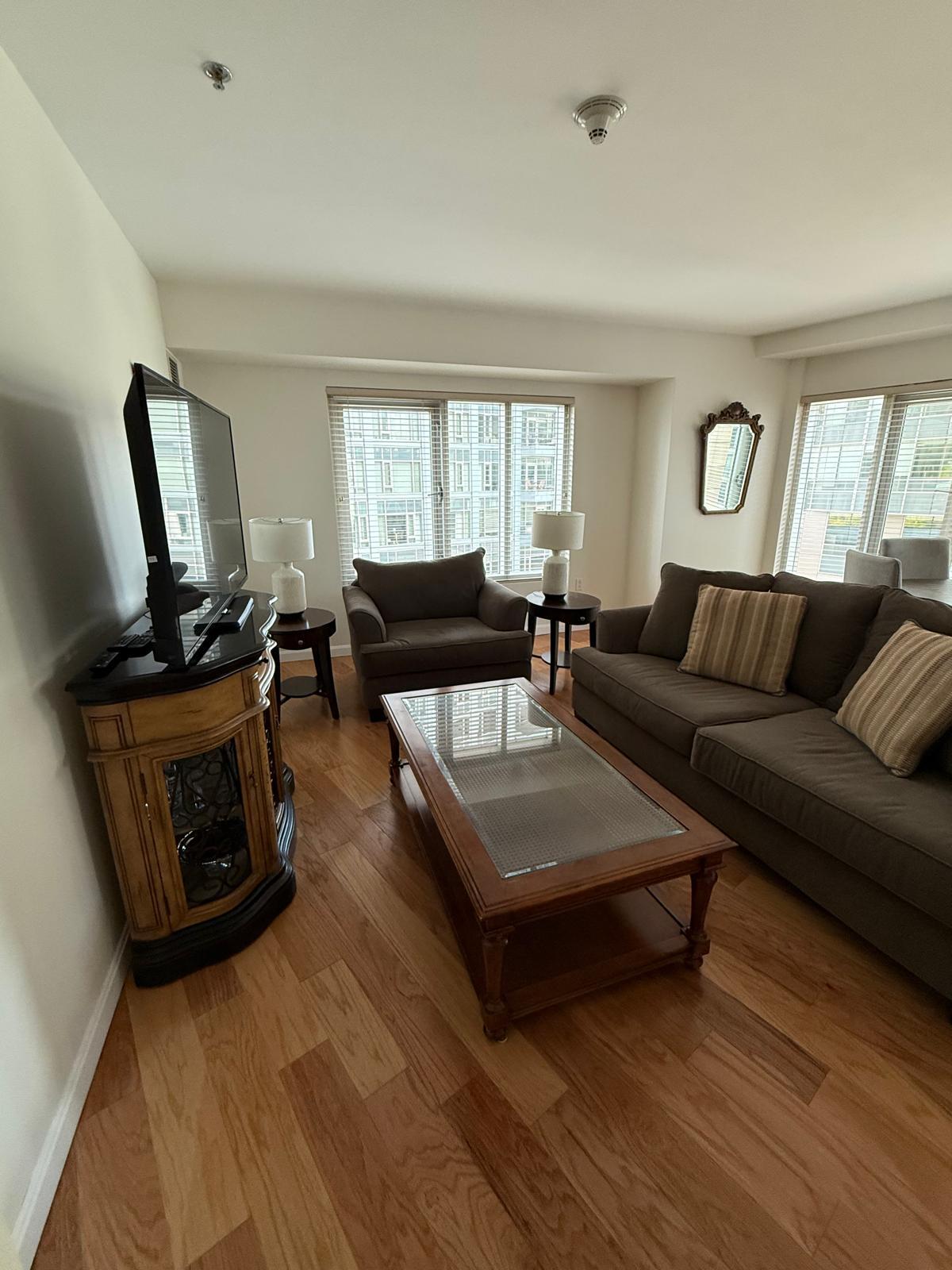 Building Photo - 100 Exchange St