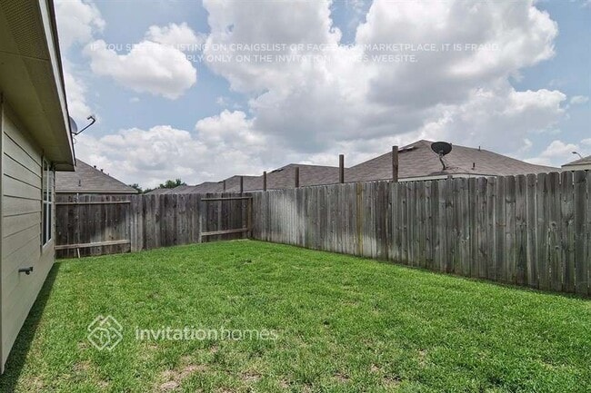 Building Photo - 18743 N Lyford Dr