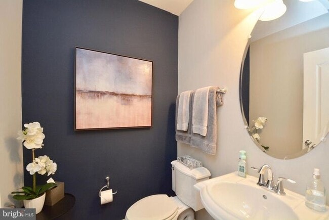 Building Photo - 702 Fair Winds Way