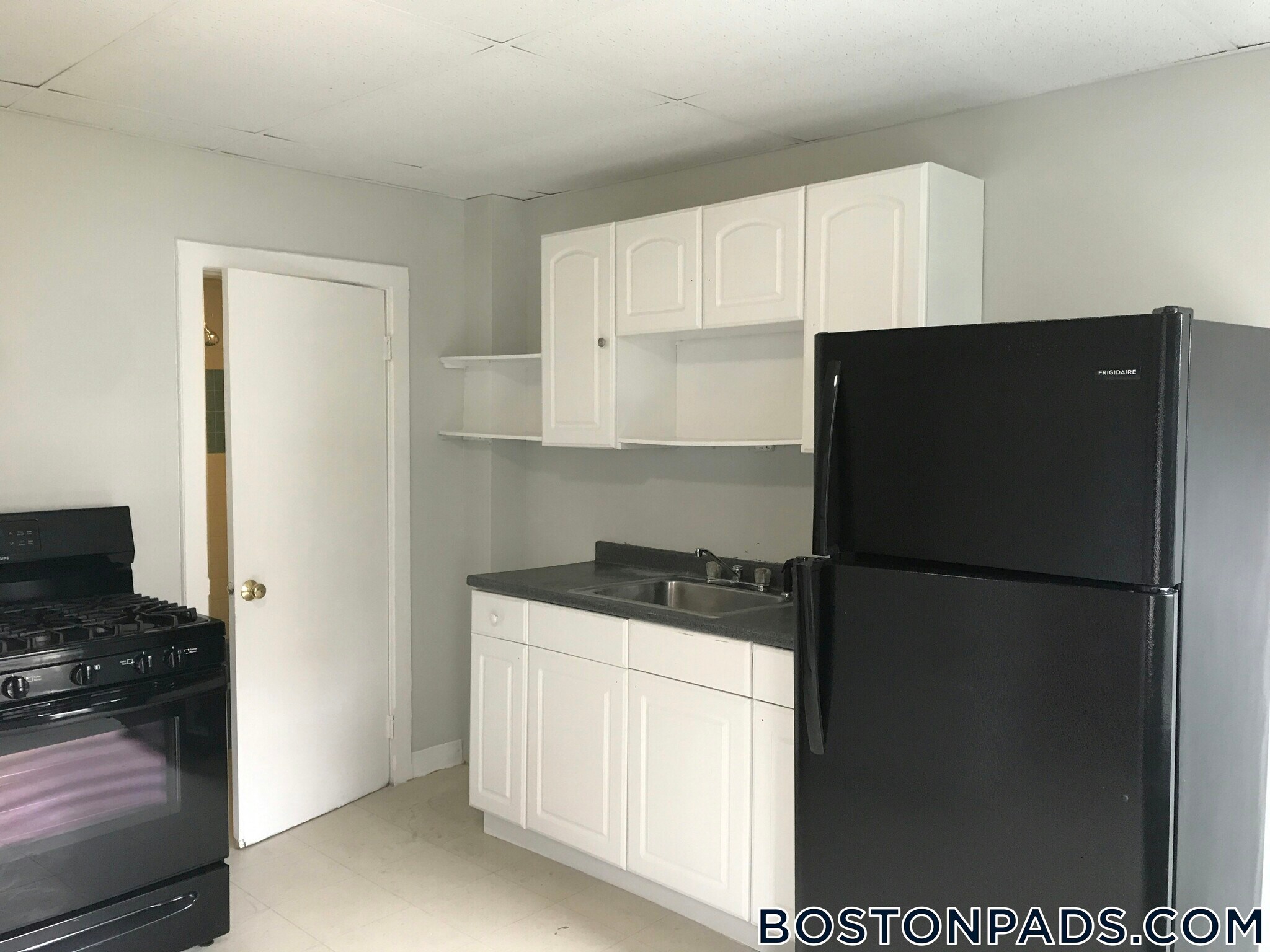 Building Photo - 259 Border St