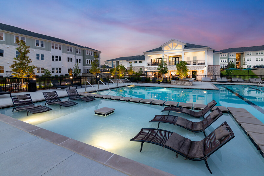 Birchway Rivergate Apartments - Pool Courtyard with outdoor amenity spaces - Birchway Rivergate