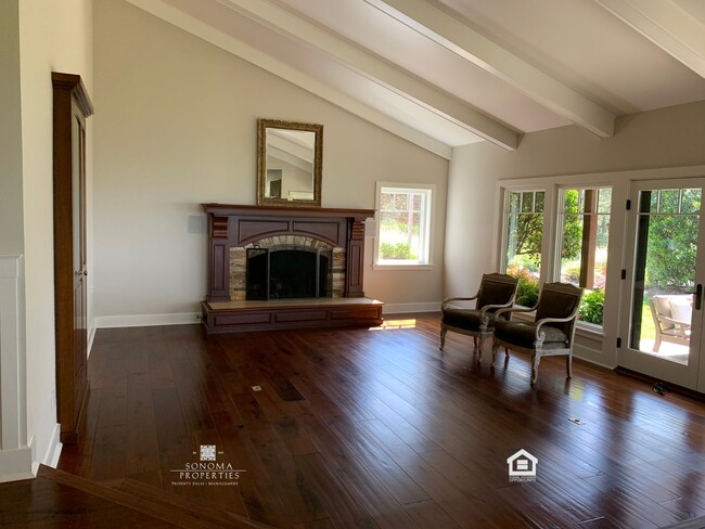 Building Photo - Stunning 3BD/2.5BA Home with Breathtaking ...