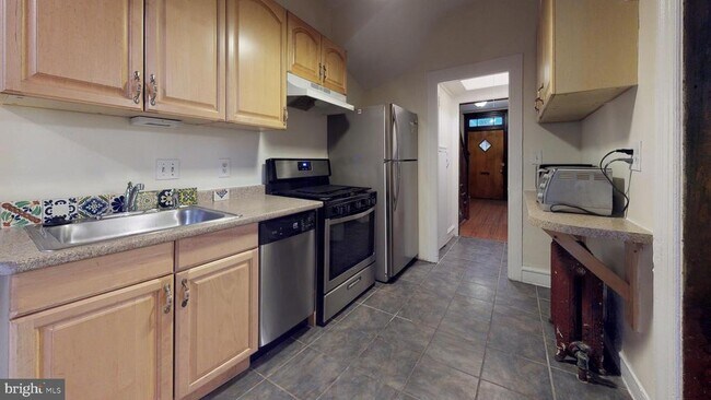 Building Photo - 728 Rock Creek Church Rd NW