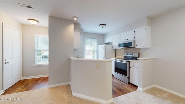 Building Photo - 1203 Wilshire Cir
