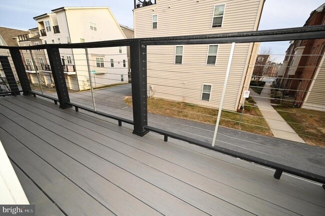 Building Photo - 2413 Glenallan Ave