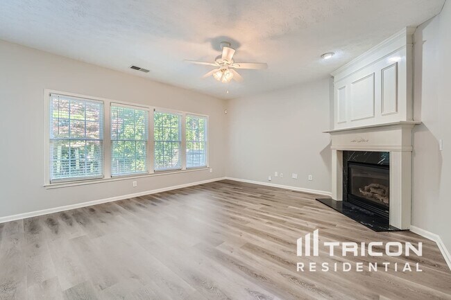 Building Photo - 3433 Palm Cir