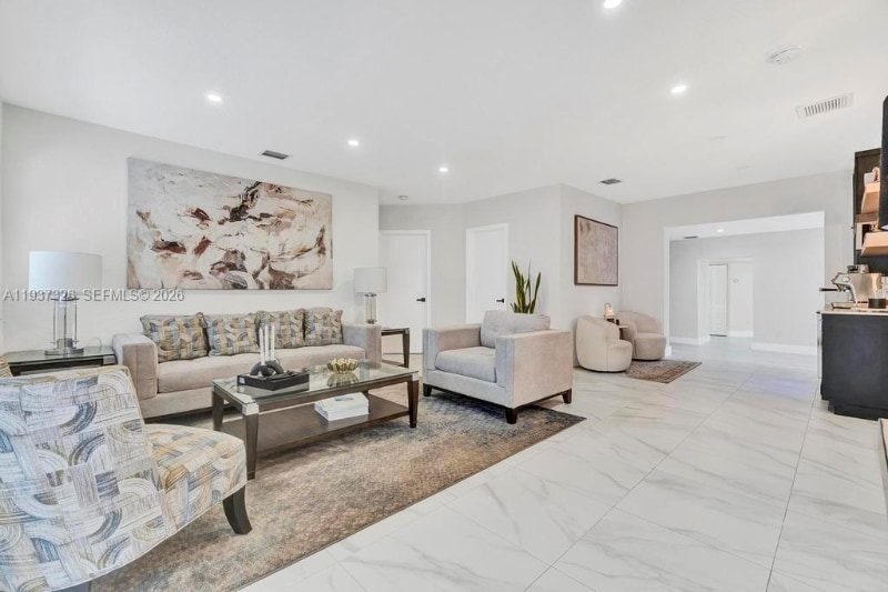 Building Photo - 6470 SW 27th St