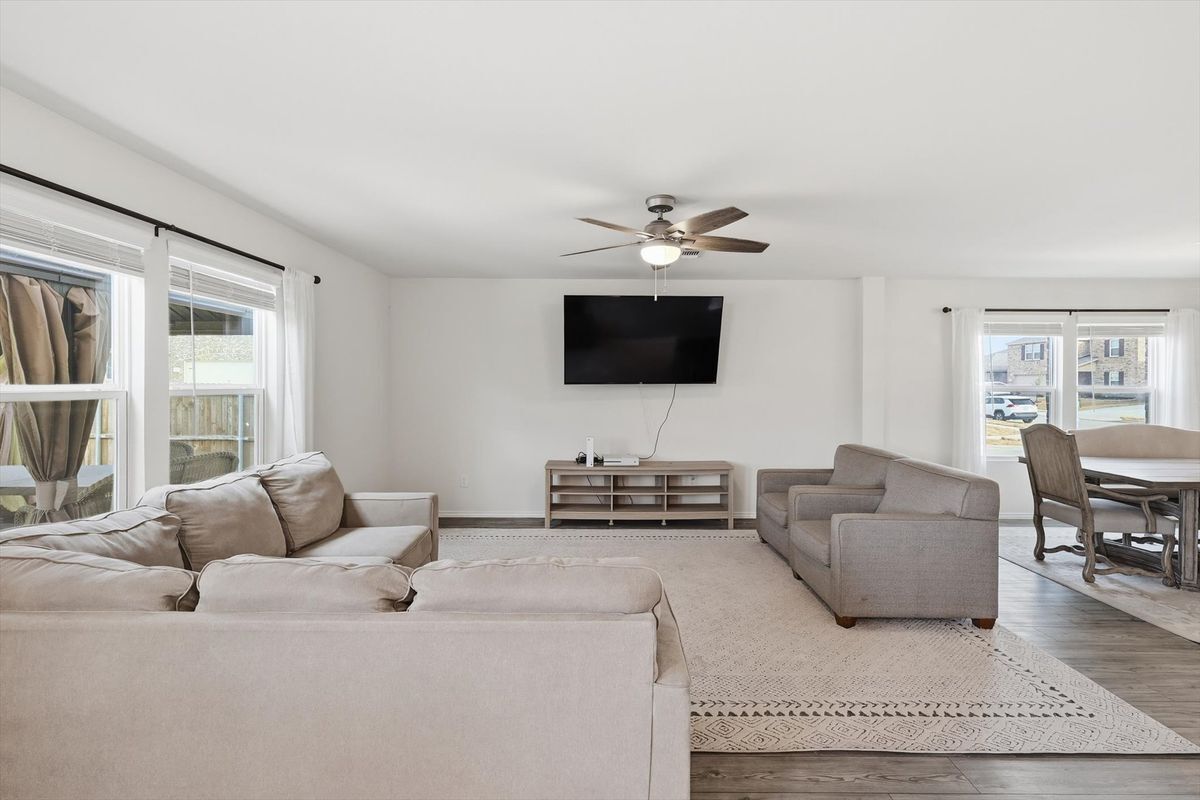 Building Photo - 16041 Pious Dr