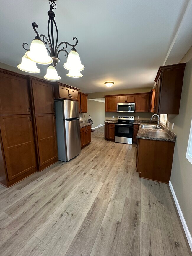 Building Photo - 831 25th Ave N