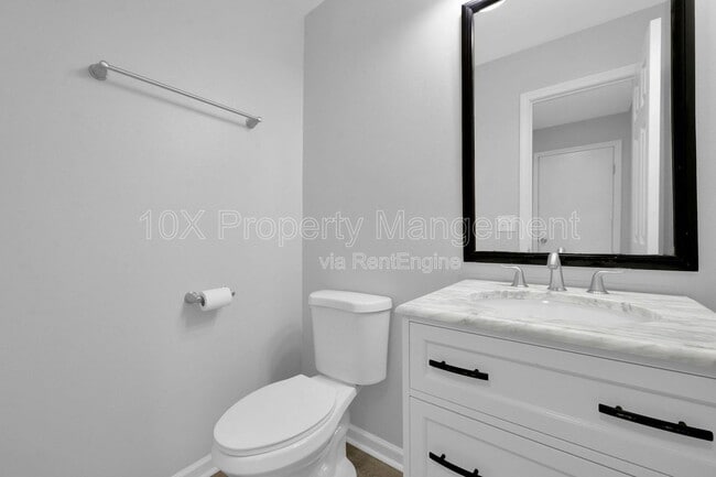 Building Photo - 96 Chenango Dr