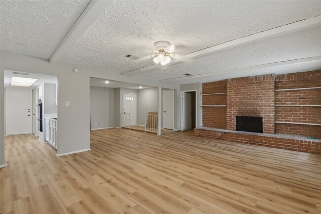 Building Photo - 6015 Knotty Post Ln