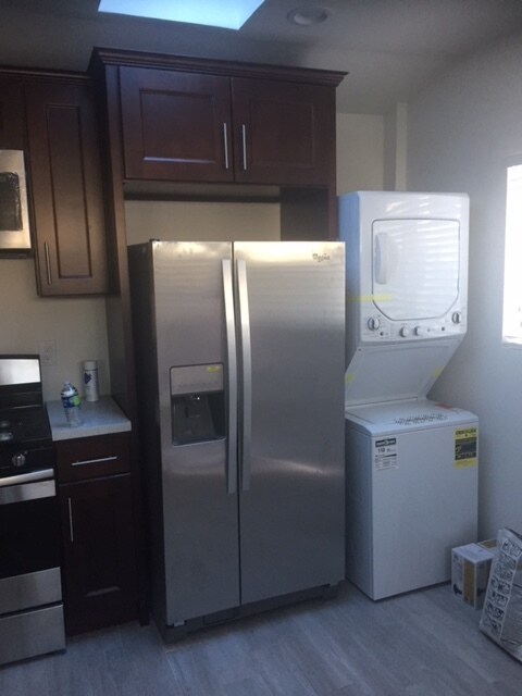 Washer/Dryer - 17914 Bullock St