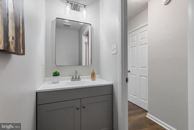 Building Photo - 2256 Gunsmith Square