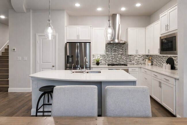 Building Photo - 1115 Manacor Ln