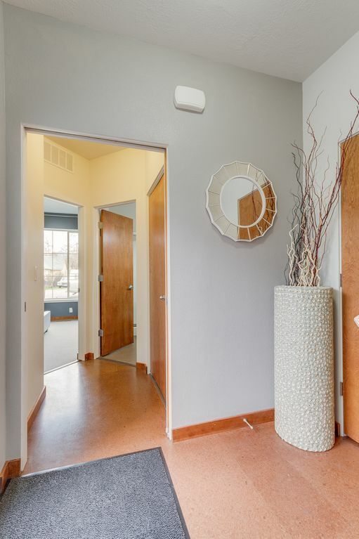 Building Photo - 1705 S Vermont Ave