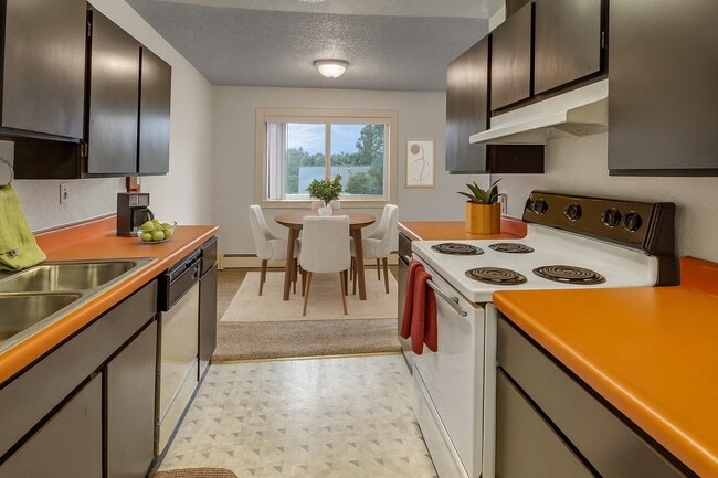 Building Photo - Arctic Sun