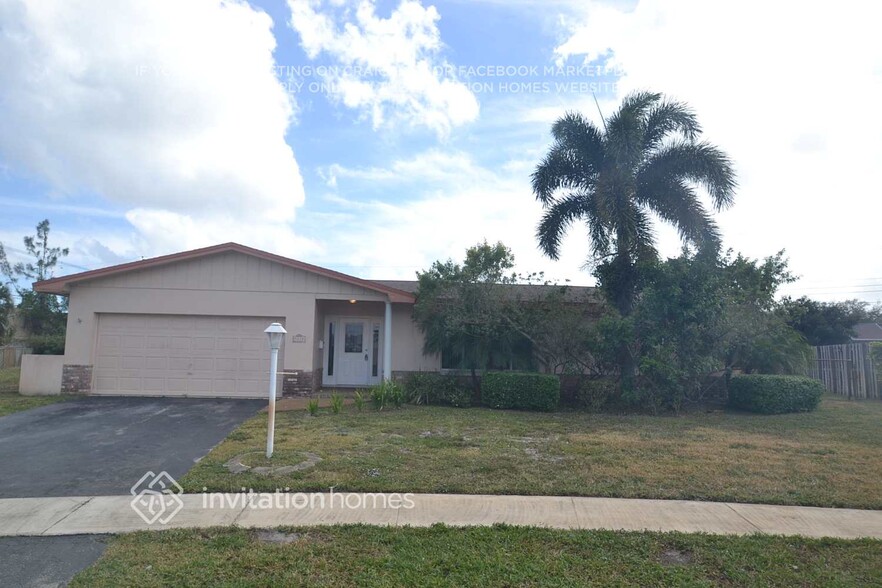 Primary Photo - 5220 SW 8th Ct