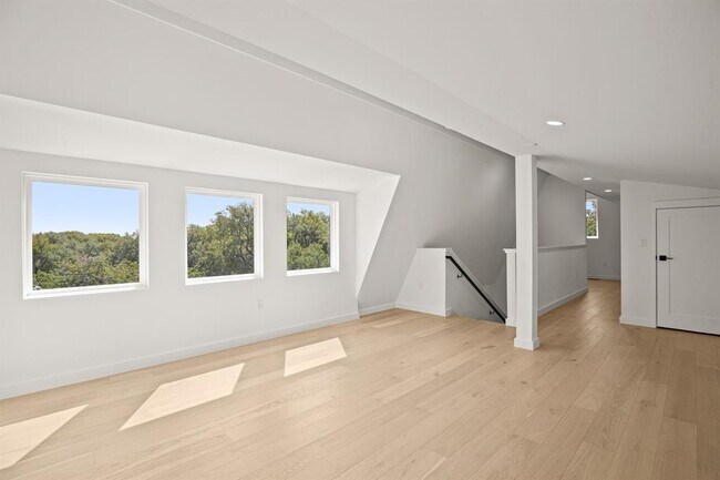 Building Photo - 1714 Woodland Ave