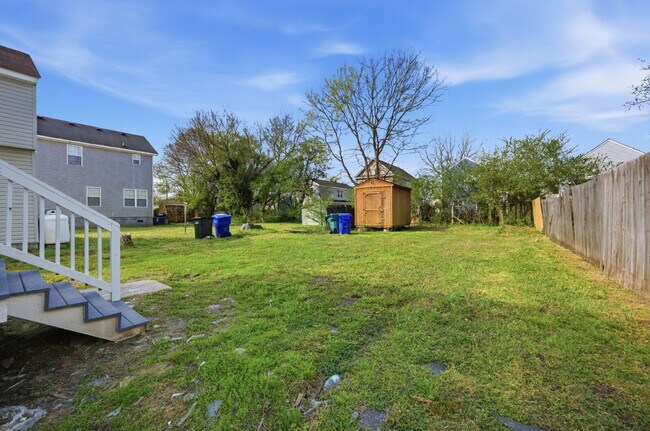Building Photo - NEWLY REMODELED 4 BEDROOM COLONIAL HOME FOR RENT IN SUFFOLK!