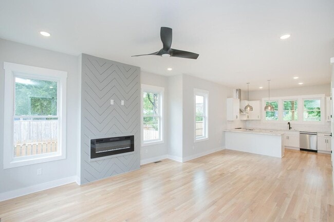 Building Photo - 1611 Century St