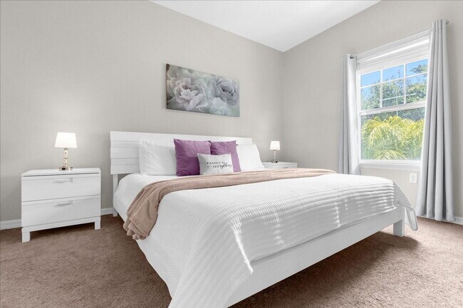 Building Photo - 5350 Diplomat Ct