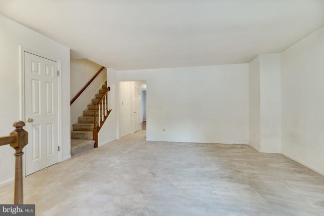 Building Photo - 7608 Southern Oak Dr