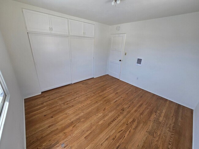 Building Photo - Morena Blvd. 2827-2831