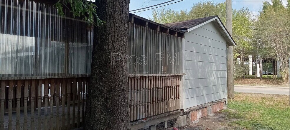 Building Photo - 14637 Kenny St