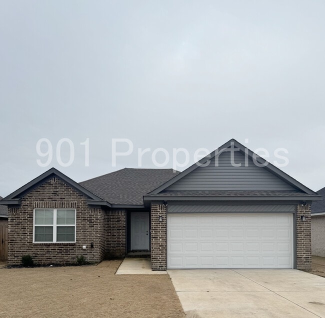 Building Photo - 565 Fernwood Dr