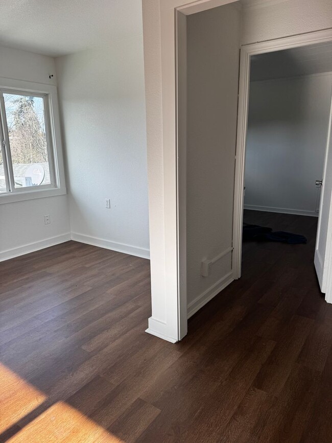 Building Photo - 3618 Madrona St