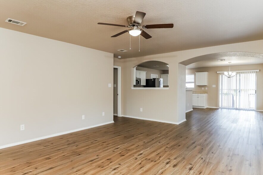 Building Photo - 4431 Mystic Sunrise Dr