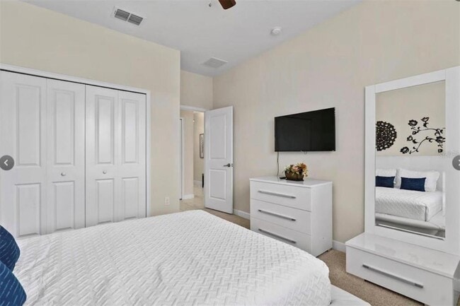 Building Photo - 4700 Sleepy Hollow Dr