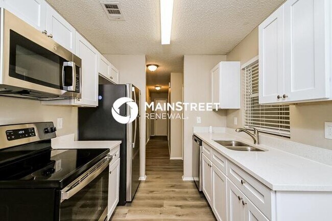 Building Photo - 3 Bedroom Pet-Friendly Home in NORTH PORT, FL with Main Street Renewal