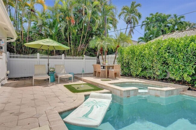 Building Photo - 3206 Robbins Rd