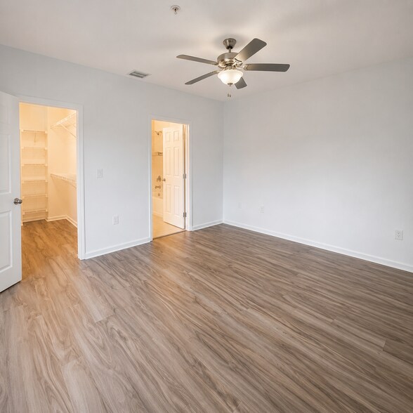 Building Photo - 4404 SW 160th Ave