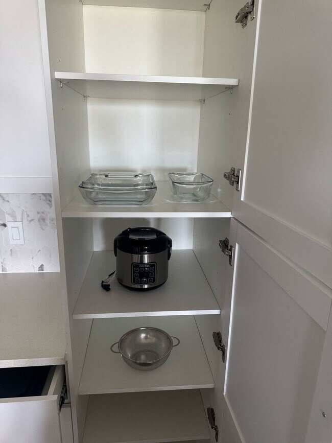 Building Photo - 1223 E Plant St