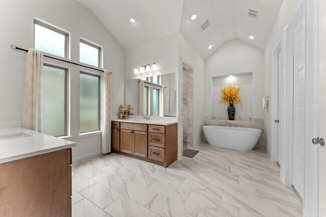 Building Photo - 21215 Palm Arbor Dr