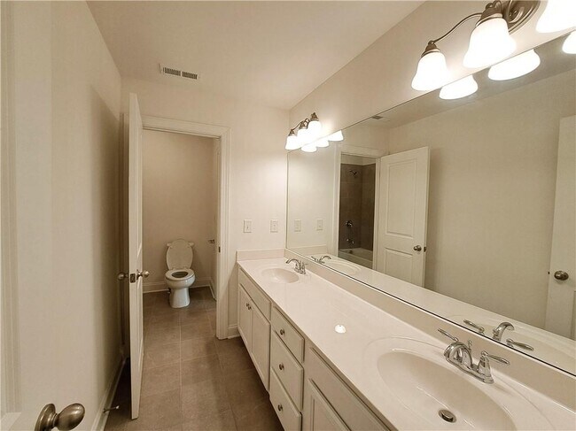 Building Photo - 1104 Hemingford Way