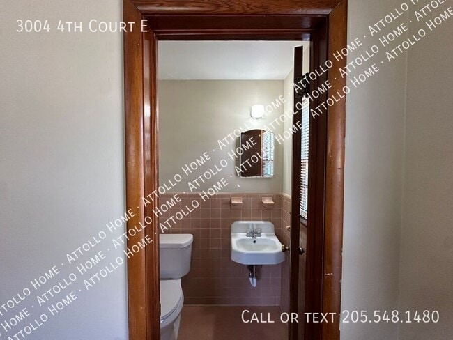 Building Photo - 3004 4th Ct E