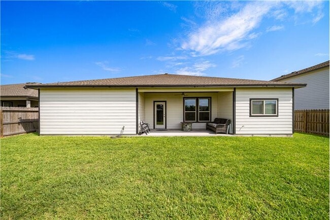 Building Photo - 7721 Dove Holw Dr