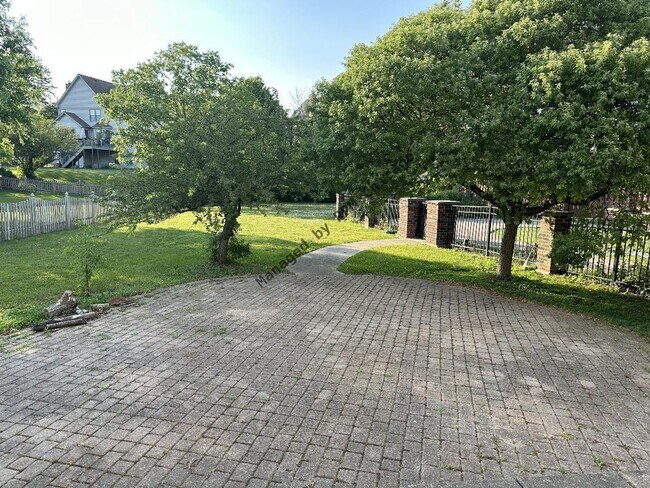 Building Photo - 5490 Fox Path Ln